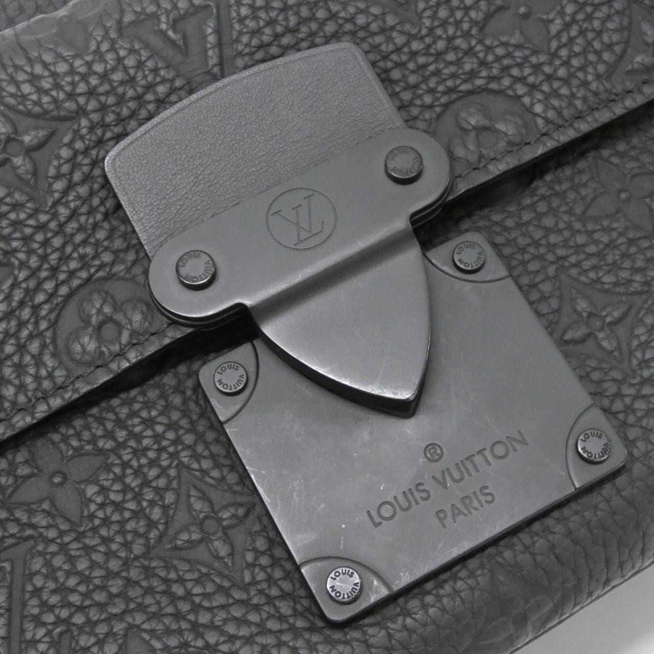 ルイヴィトン トリヨン モノグラム Sロック メッセンジャー M58489 ショルダーバッグ