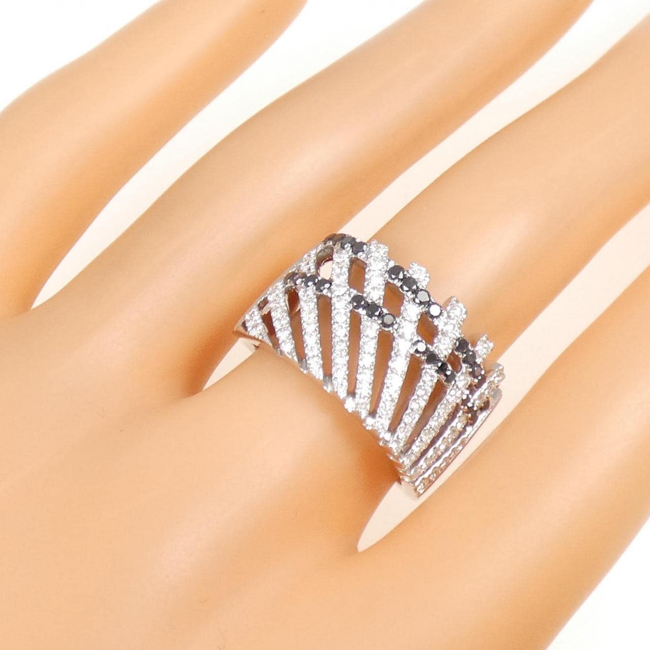 750WG ダイヤモンド リング 0.31CT