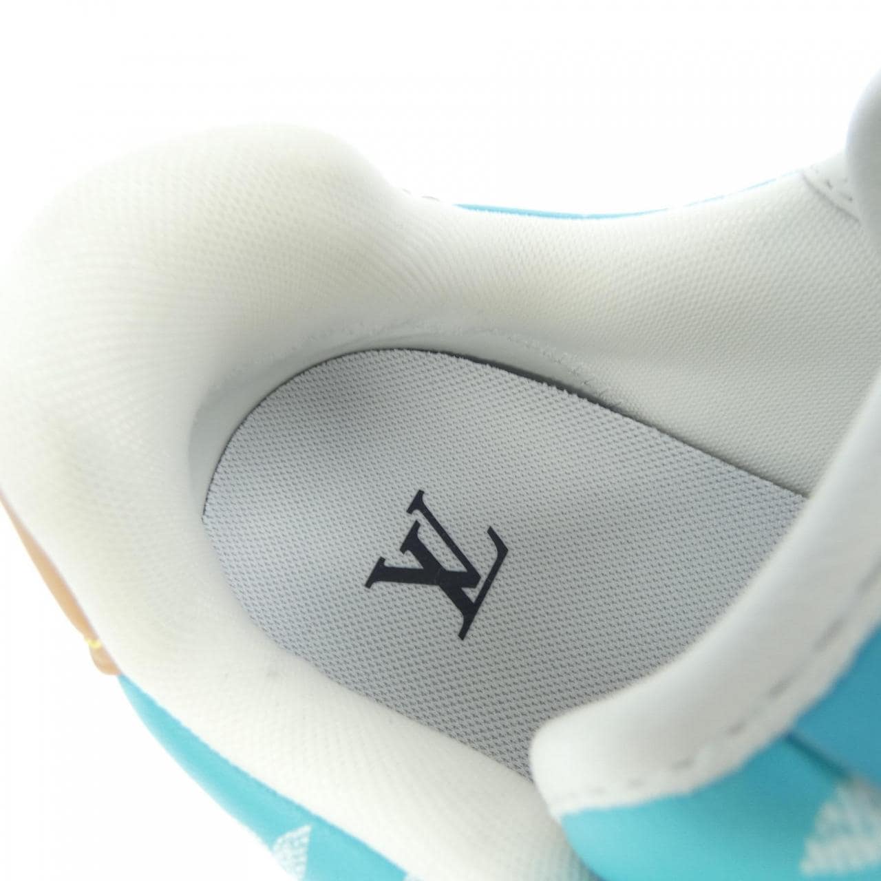 ルイヴィトン LOUIS VUITTON LVバターソフト スニーカー