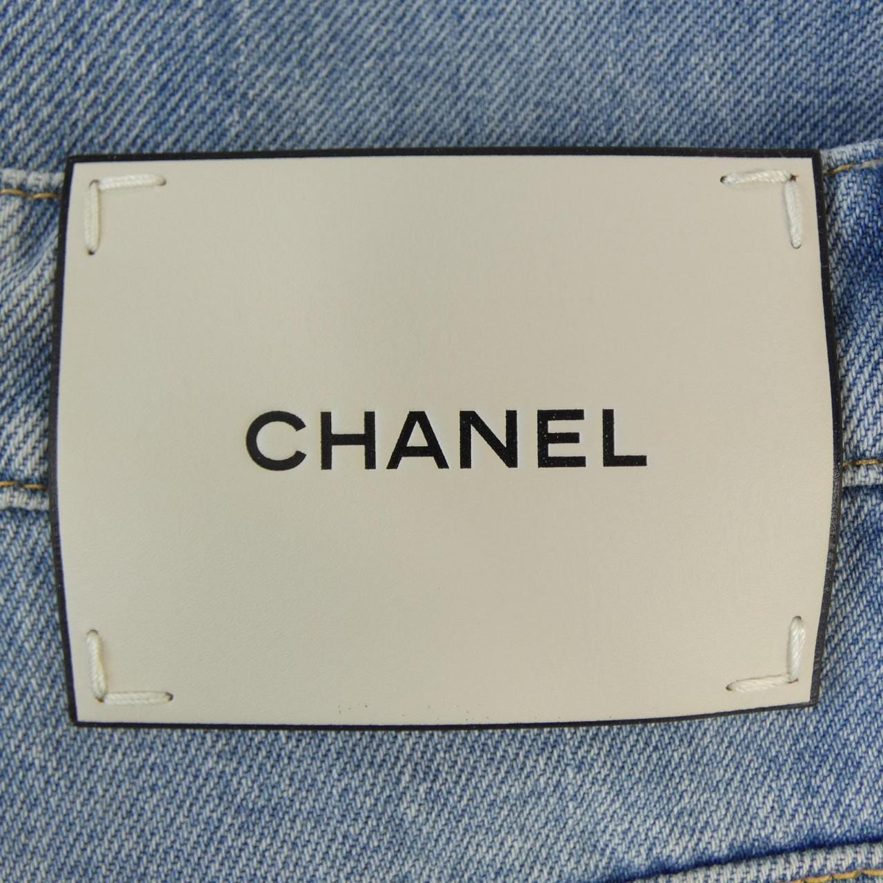 シャネル CHANEL METIERS D'ART LOOK27 P82823V74598 26A ジーンズ