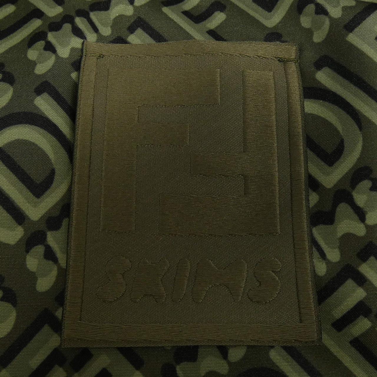 フェンディ FENDI FAN068 AGNR ダウンジャケット