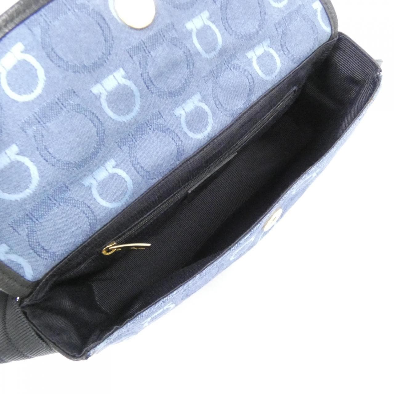 【ヴィンテージ】サルヴァトーレフェラガモ 21 5900 ショルダーバッグ