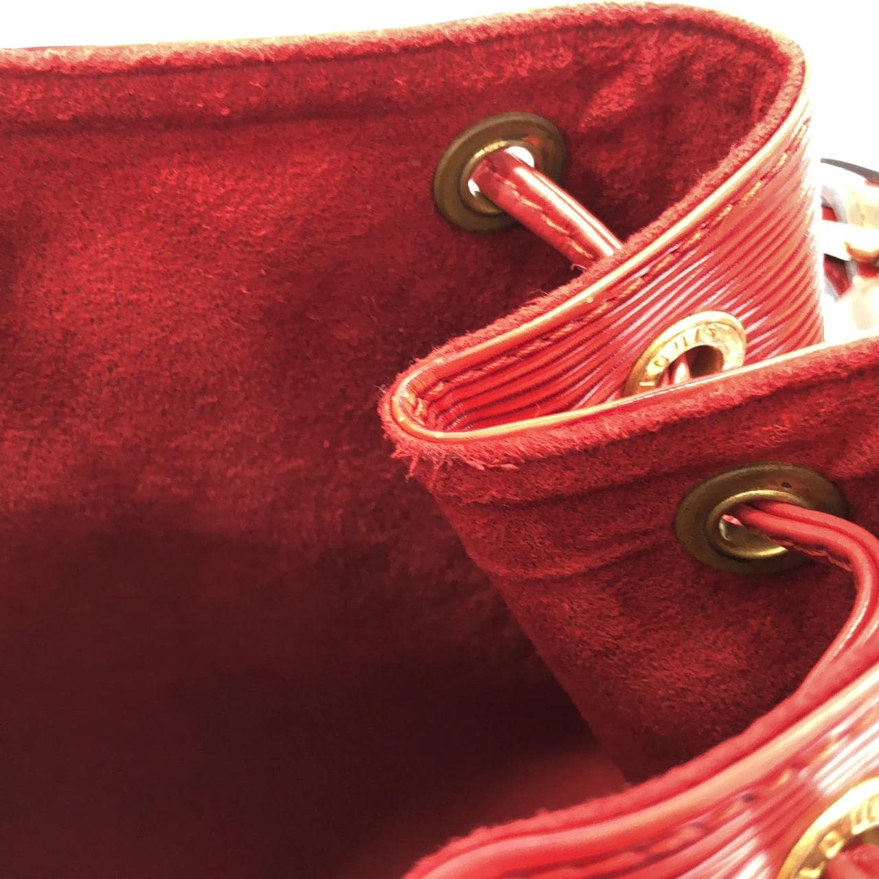 ルイヴィトン エピ プチ ノエ M44107 ショルダーバッグ