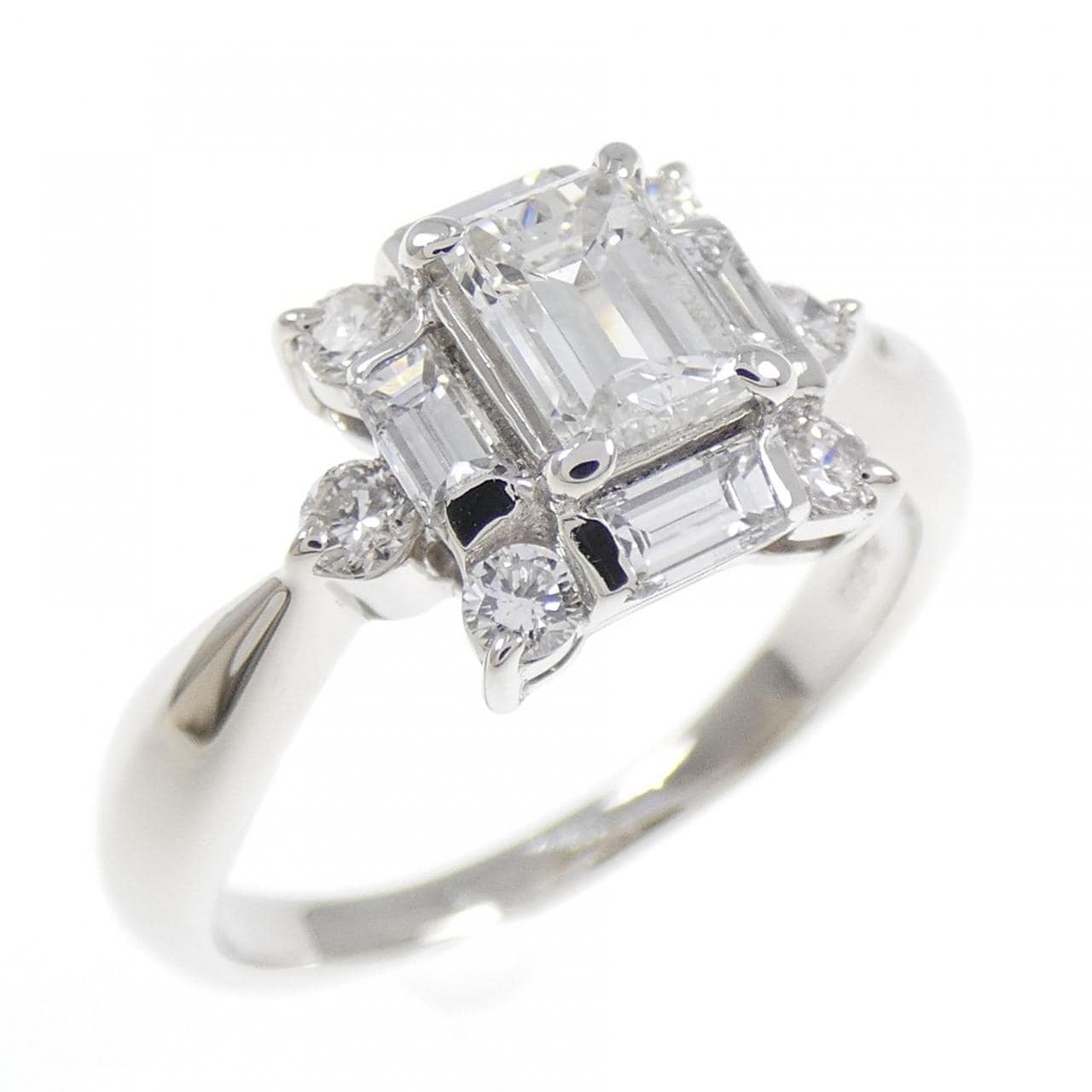 PT900 ダイヤモンド リング 0.485CT F VS2 エメラルドカット