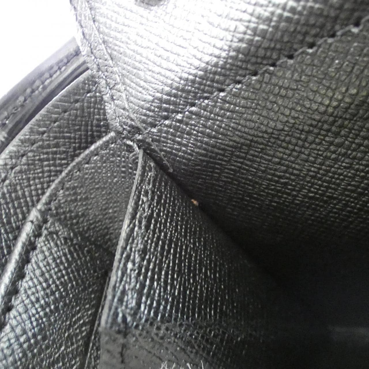 ルイヴィトン エピ ポルト ビエ カルト クレディ モネ M63542 財布