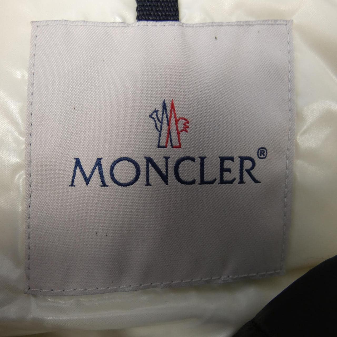 モンクレール MONCLER ダウンジャケット