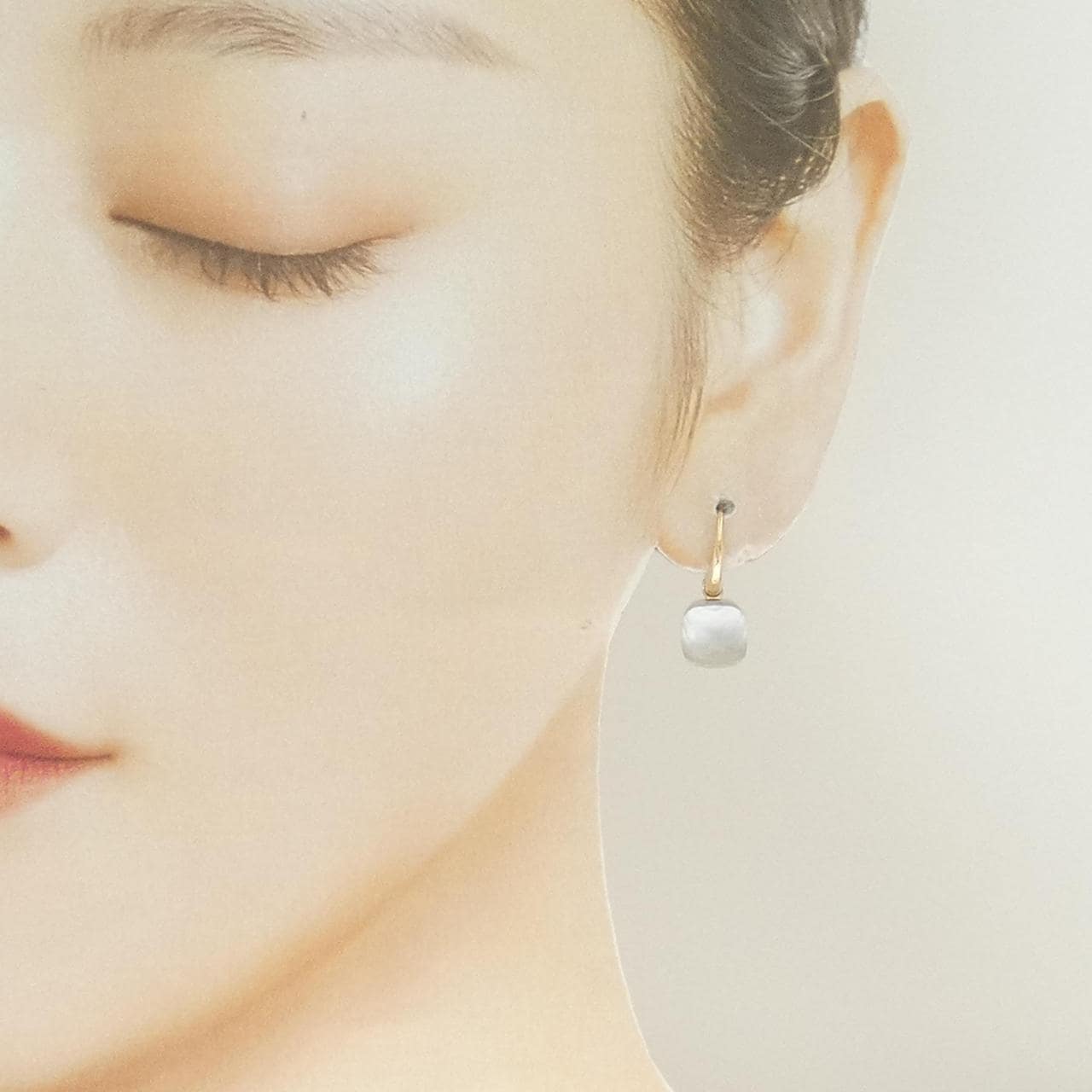 ポメラート プチヌード ピアス