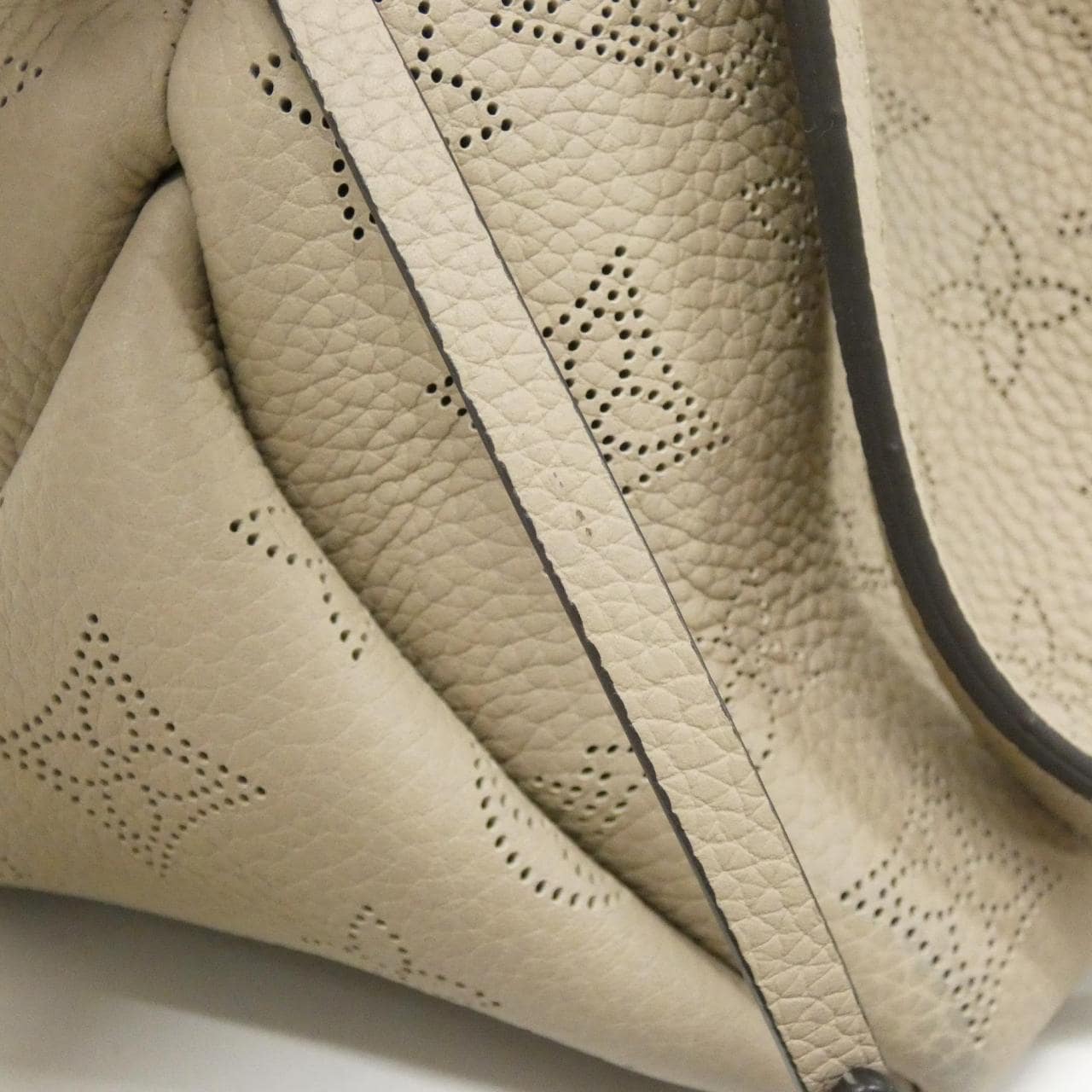 ルイヴィトン マヒナ ベラ トート M59201 バッグ