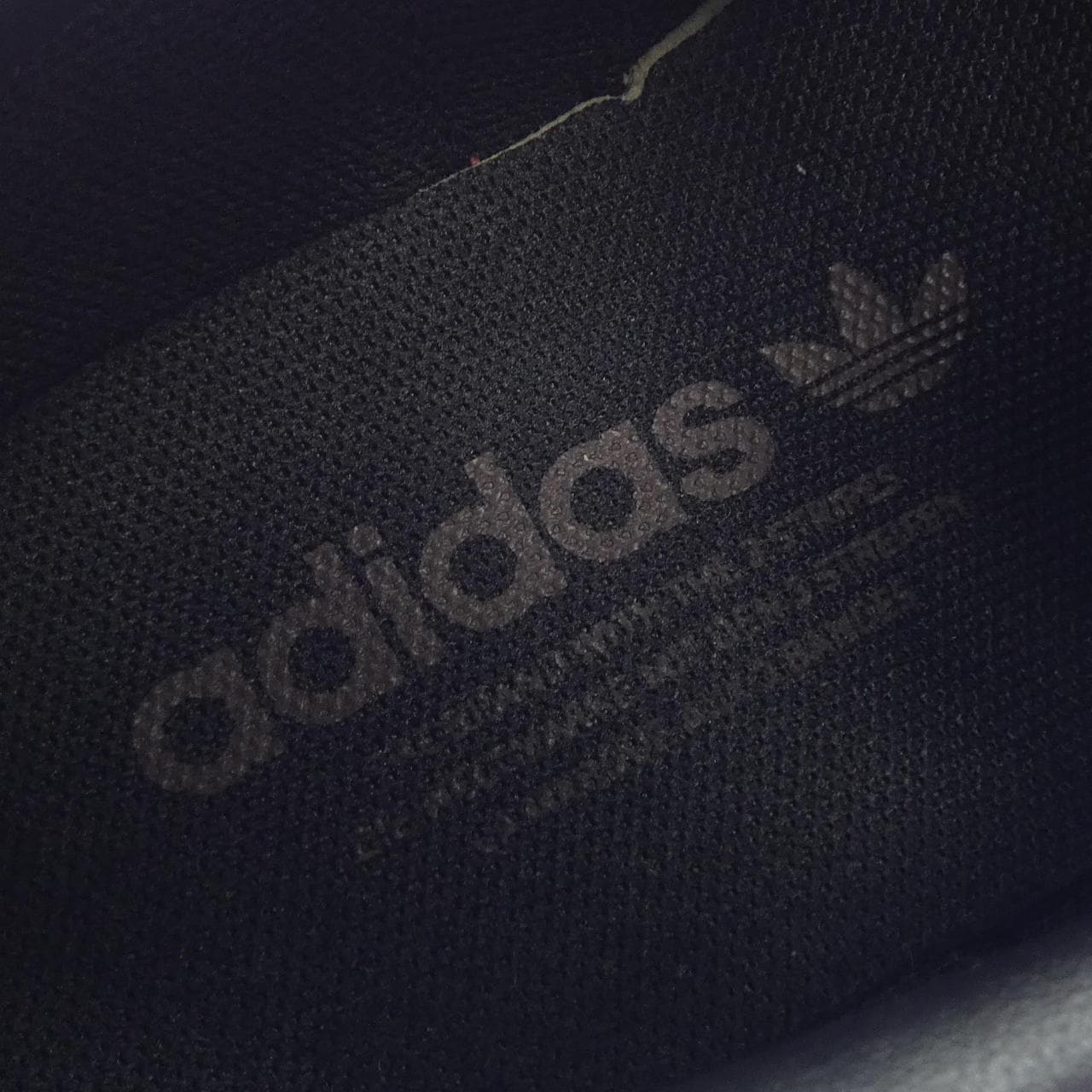 アディダス ADIDAS IH6568 スニーカー