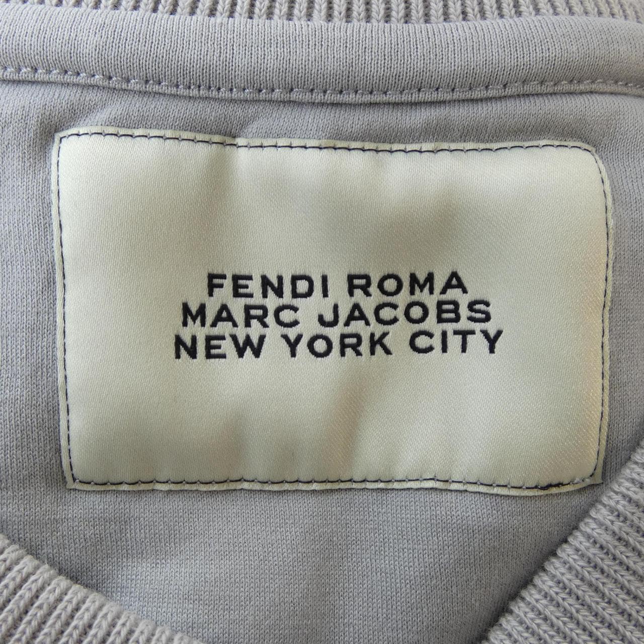 フェンディ FENDI MARC JACOBS FY0936 AOFA トップス