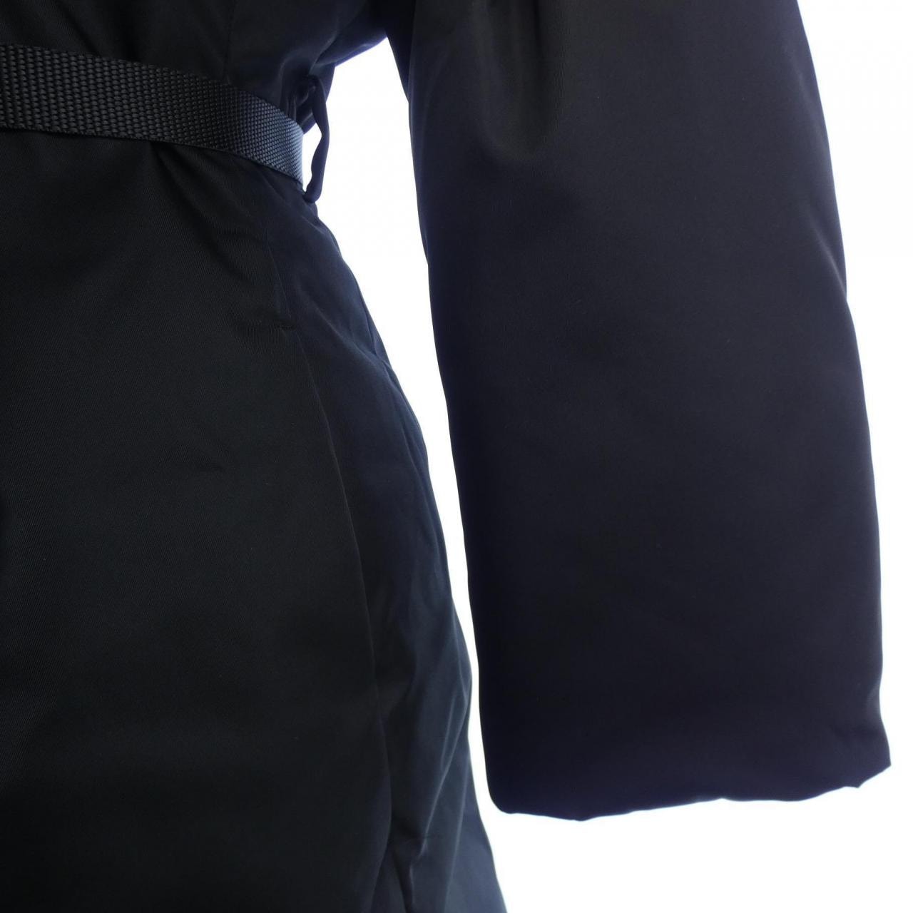 プラダ PRADA トライアングルロゴ　RE-NYLON 292077 S222 1WQ8 ダウンコート