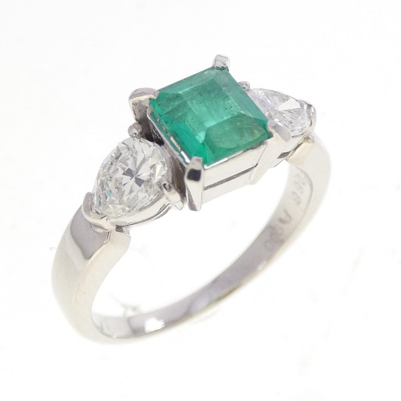 PT900 エメラルド リング 0.68CT