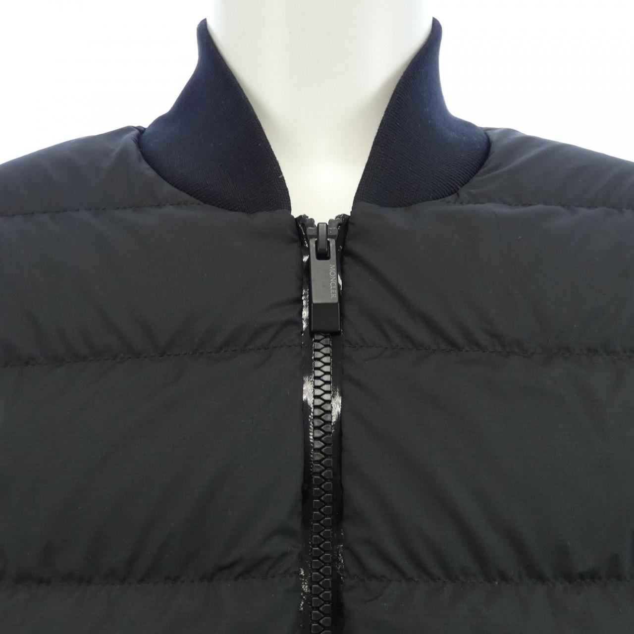 モンクレール MONCLER ダウンジャケット