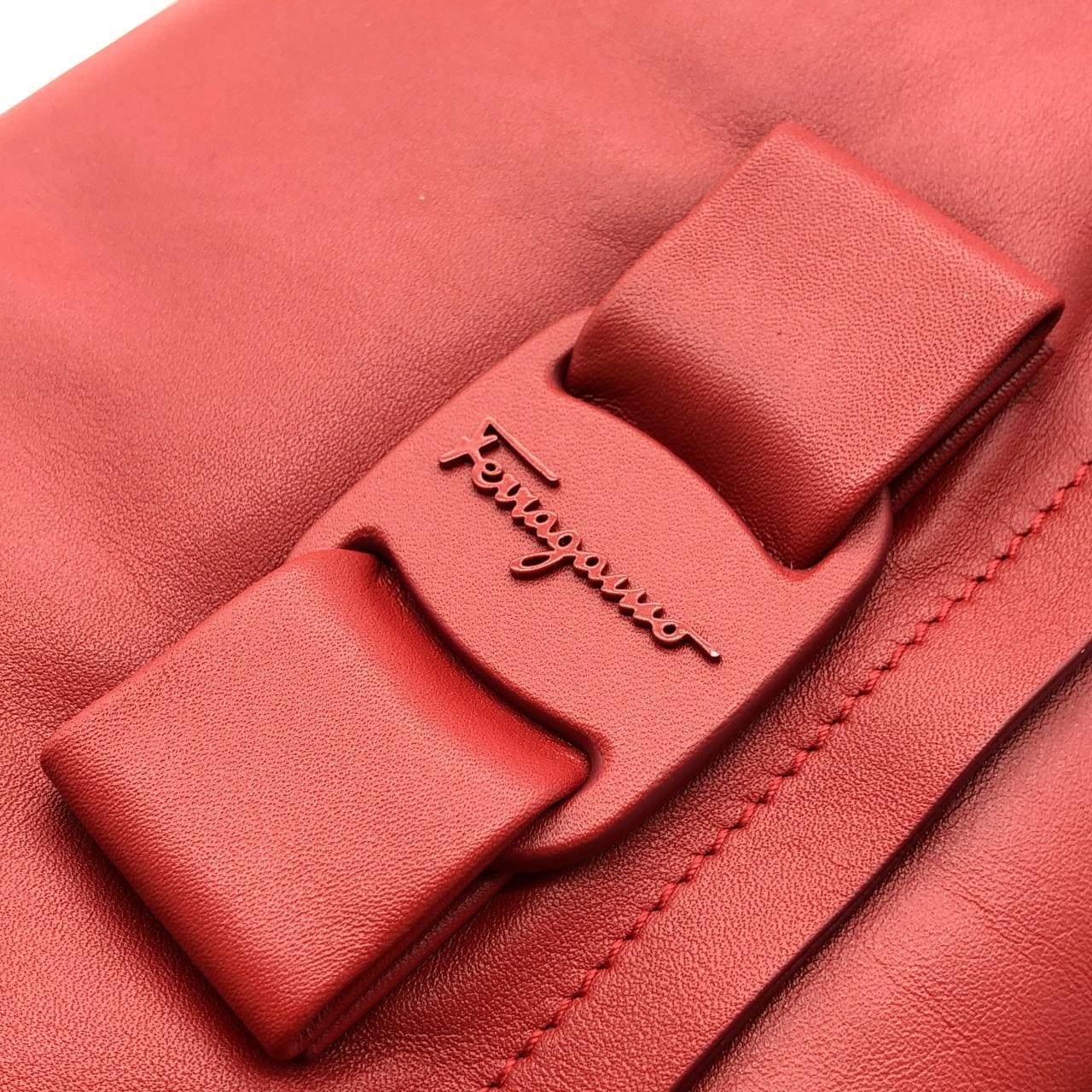 サルヴァトーレフェラガモ VIVA BOW 21 I287 ショルダーバッグ