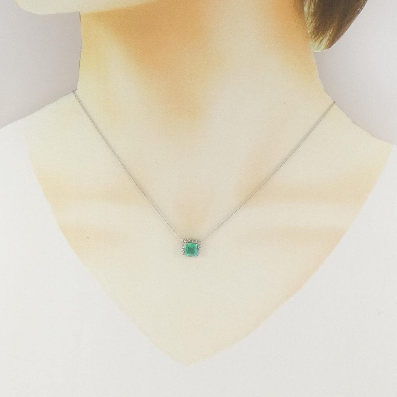 PT850 エメラルド ネックレス 0.70CT
