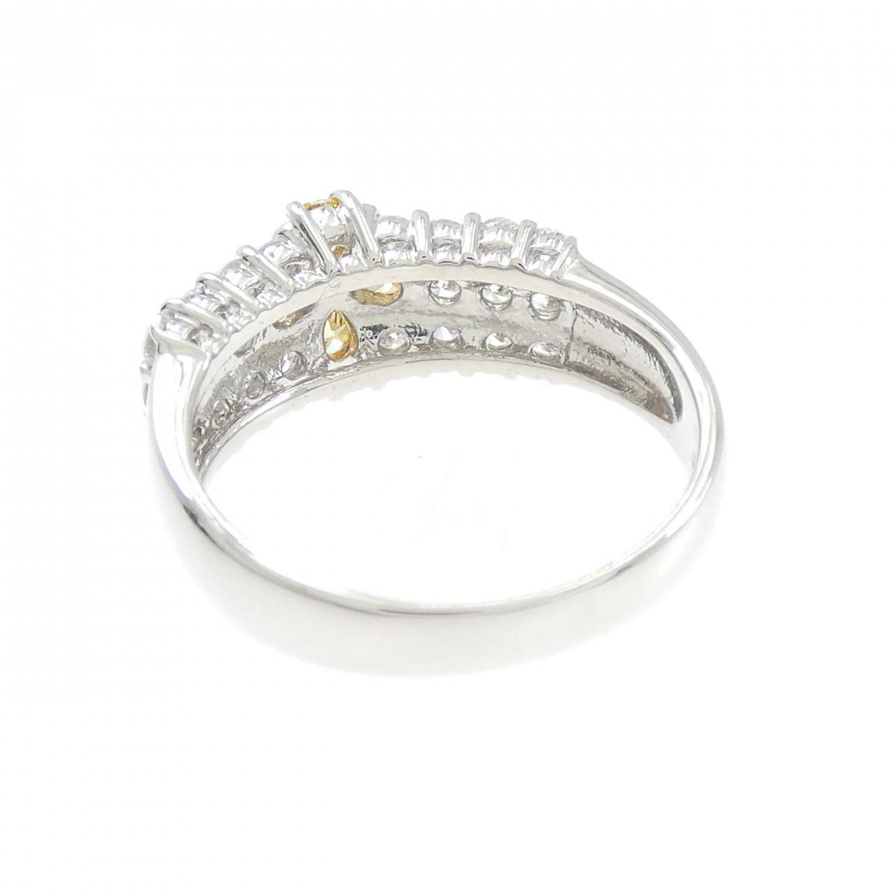 PT900 フラワー ダイヤモンド リング 0.30CT