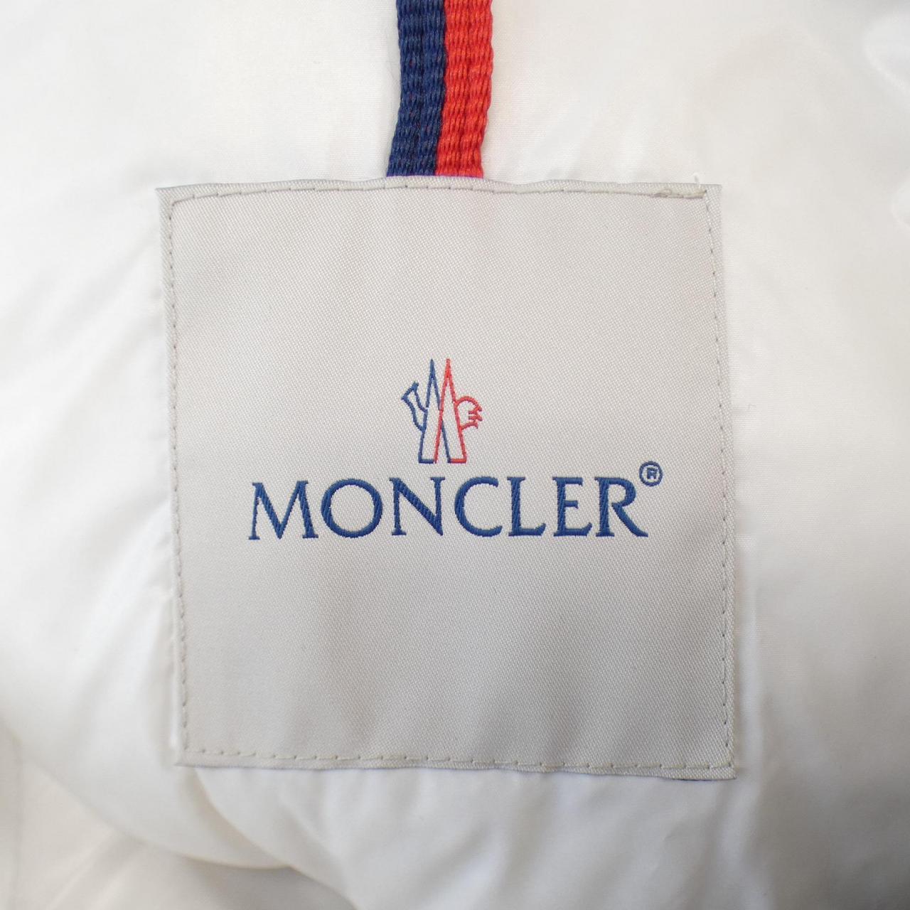モンクレール MONCLER ダウンジャケット