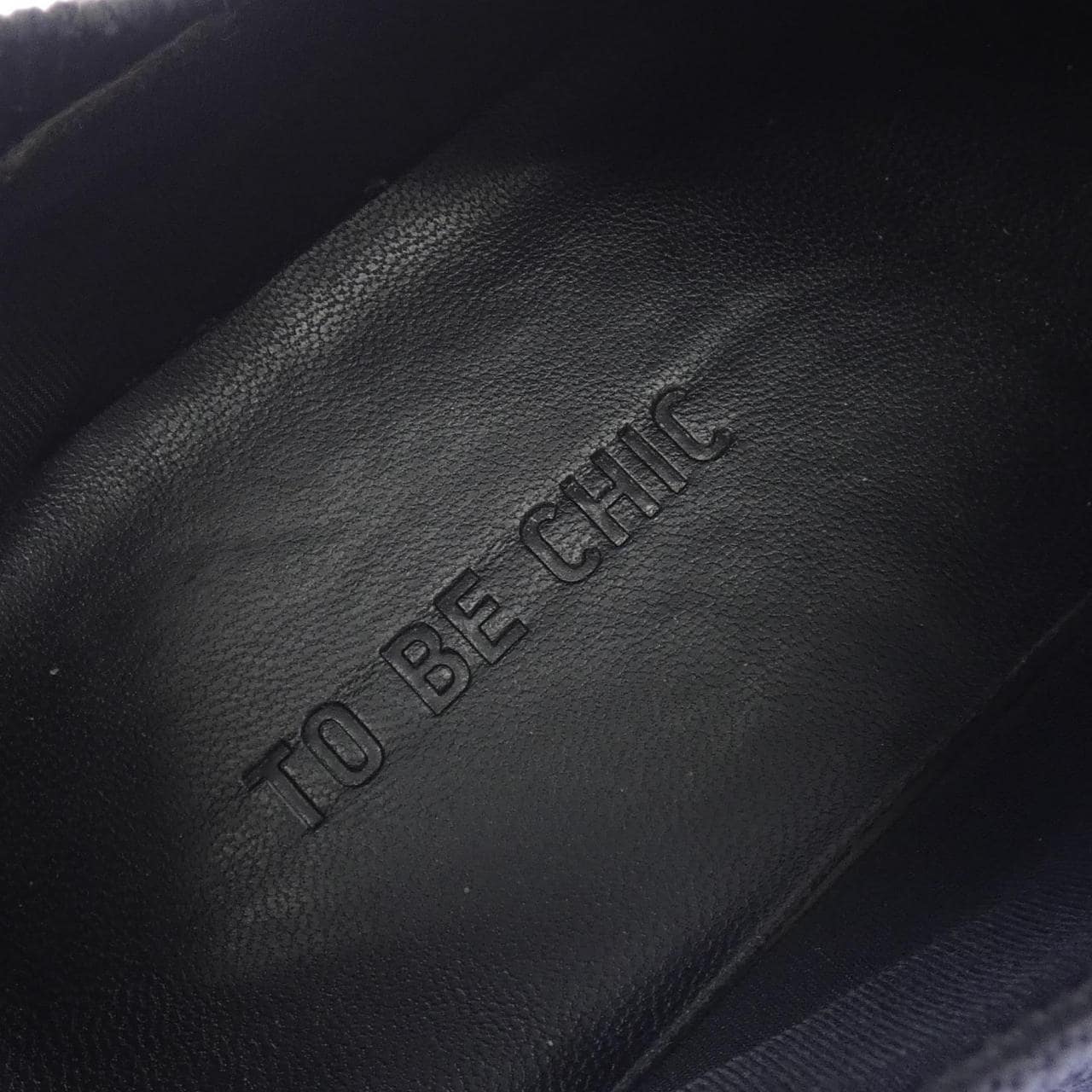 トゥービーシック TO BE CHIC スニーカー