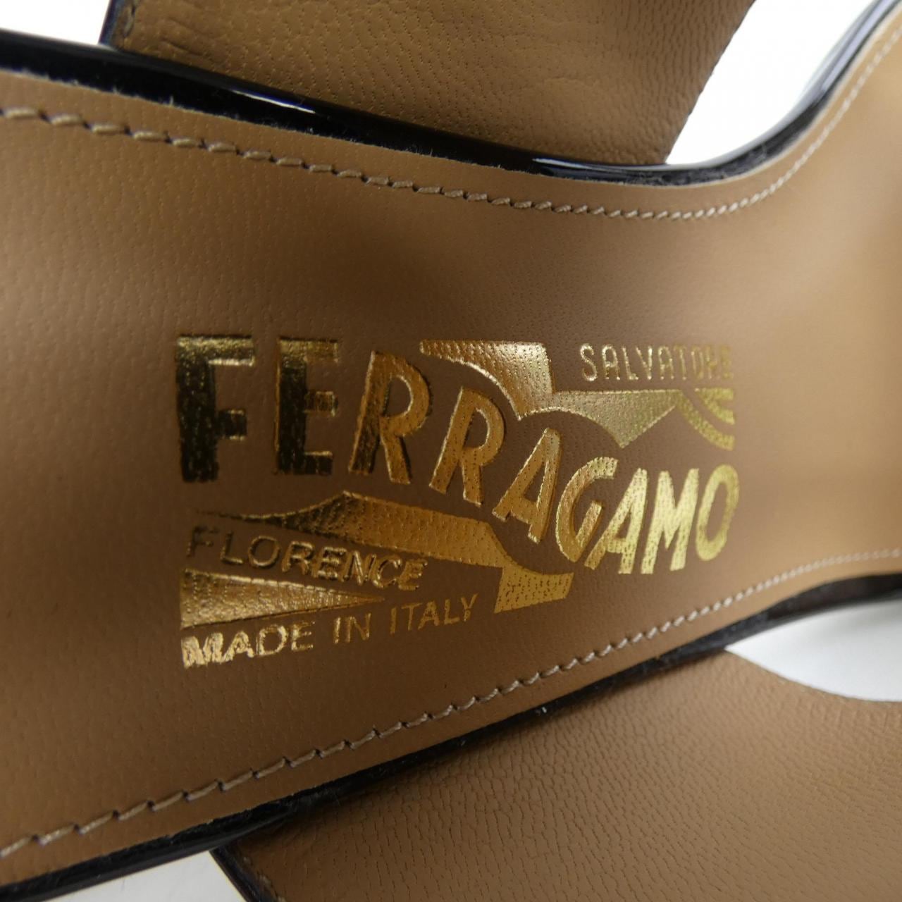 サルヴァトーレフェラガモ SALVATORE FERRAGAMO サンダル