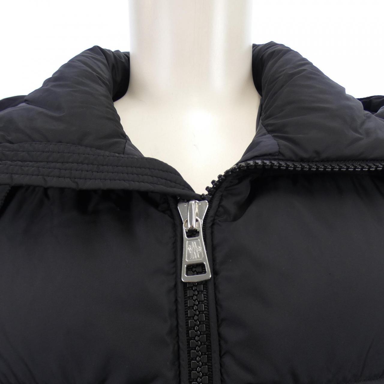 モンクレール MONCLER ダウンジャケット