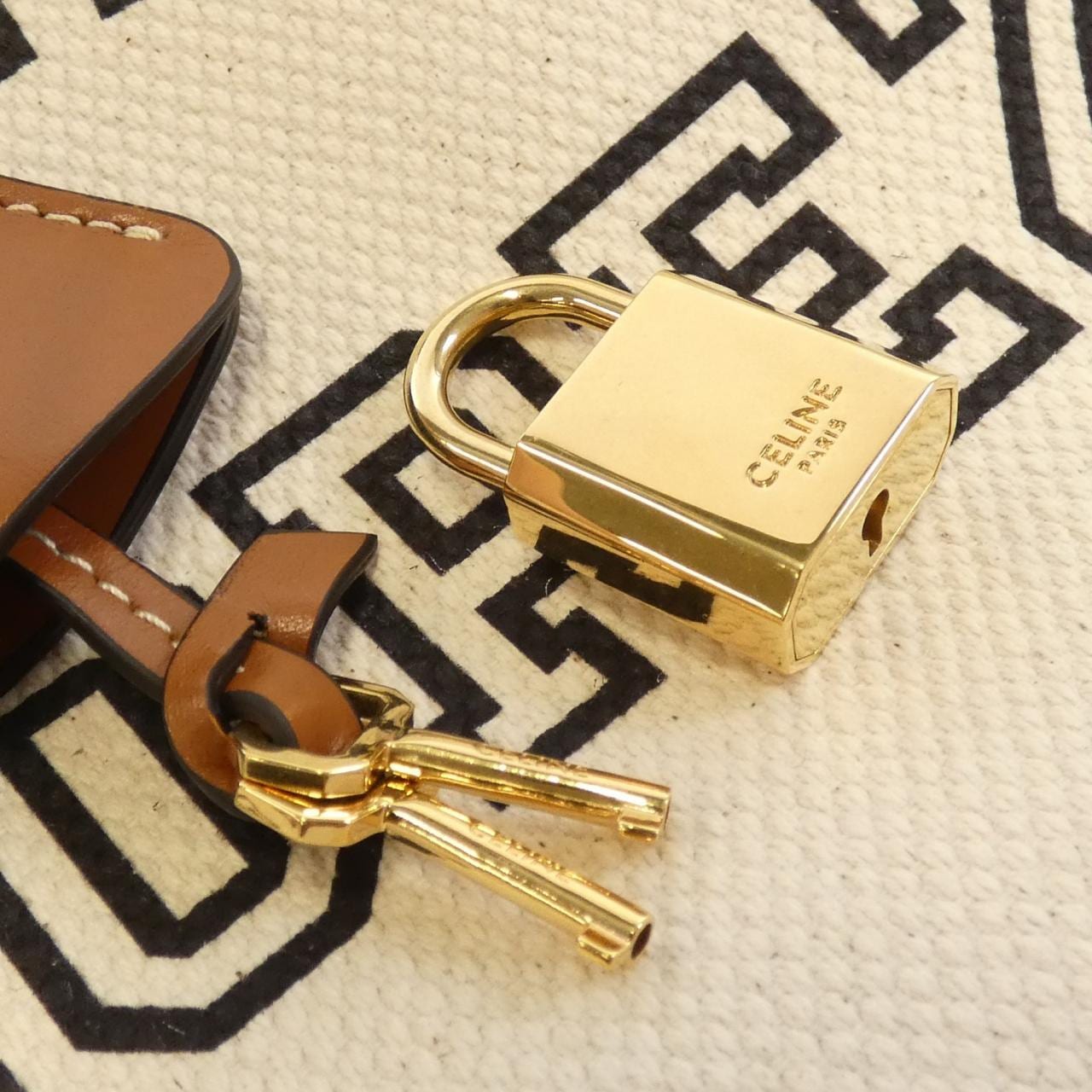 セリーヌ ホライゾンタル 190062DHW バッグ