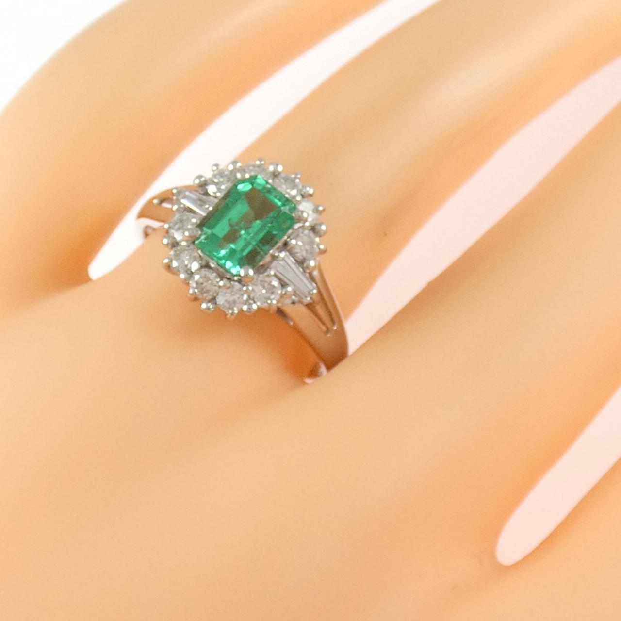 PT900 エメラルド リング 0.92CT