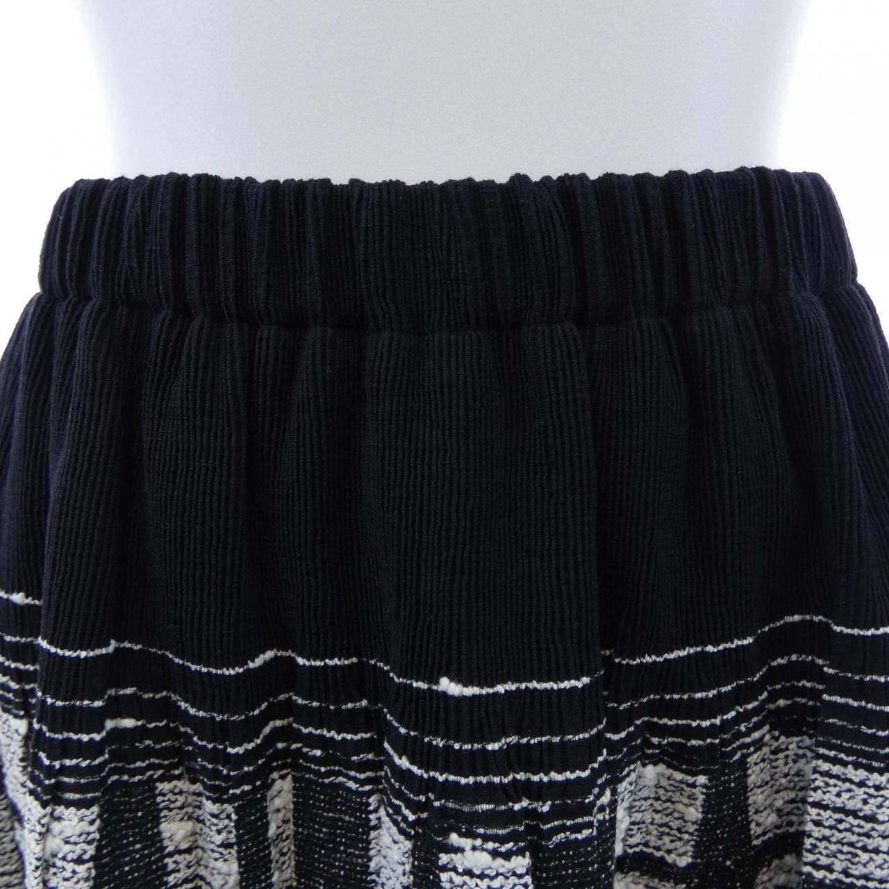 トゥービーシック TO BE CHIC スカート