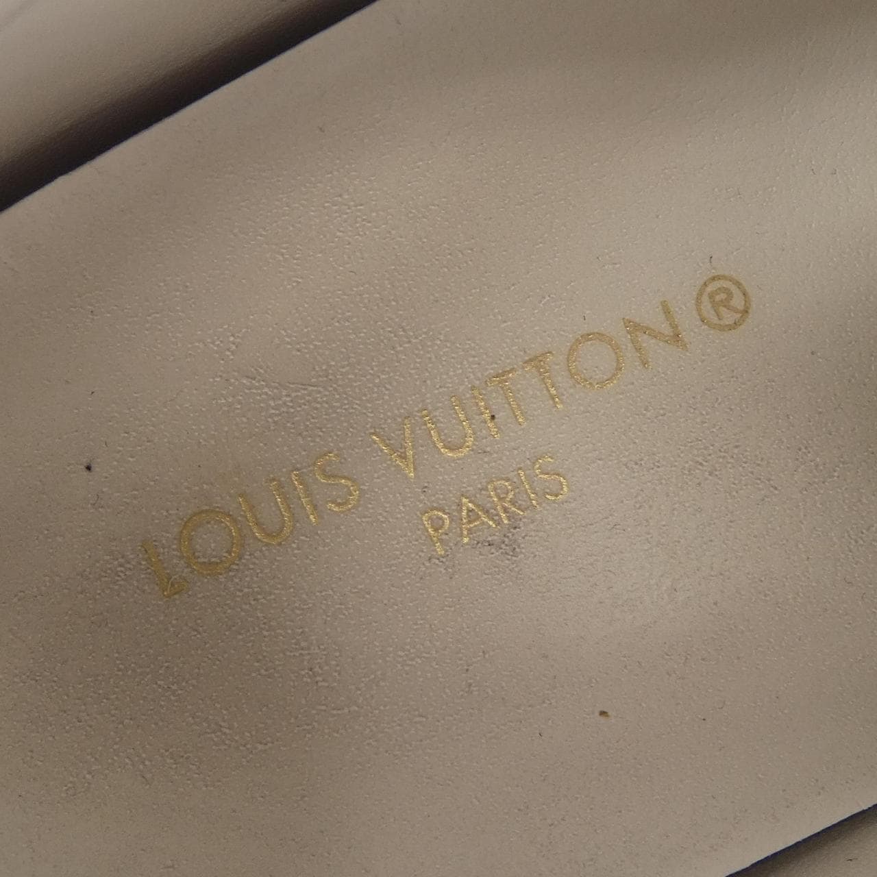 ルイヴィトン LOUIS VUITTON タイムアウトライン スニーカー