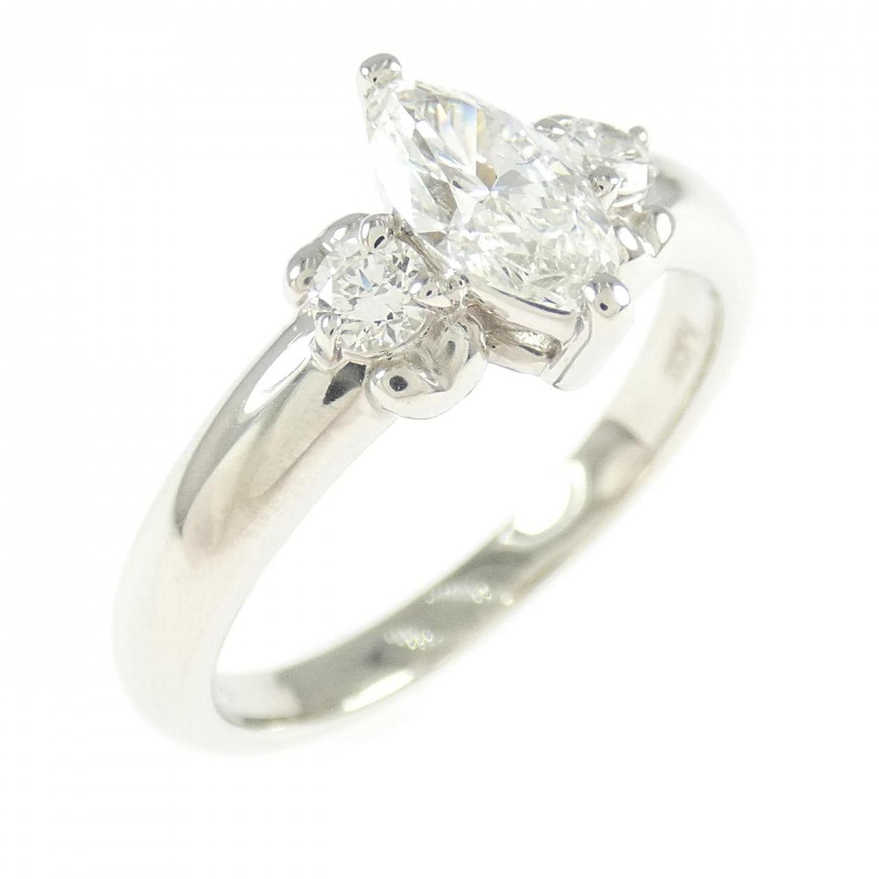PT900 ダイヤモンド リング 0.531CT G VS2 マーキスカット