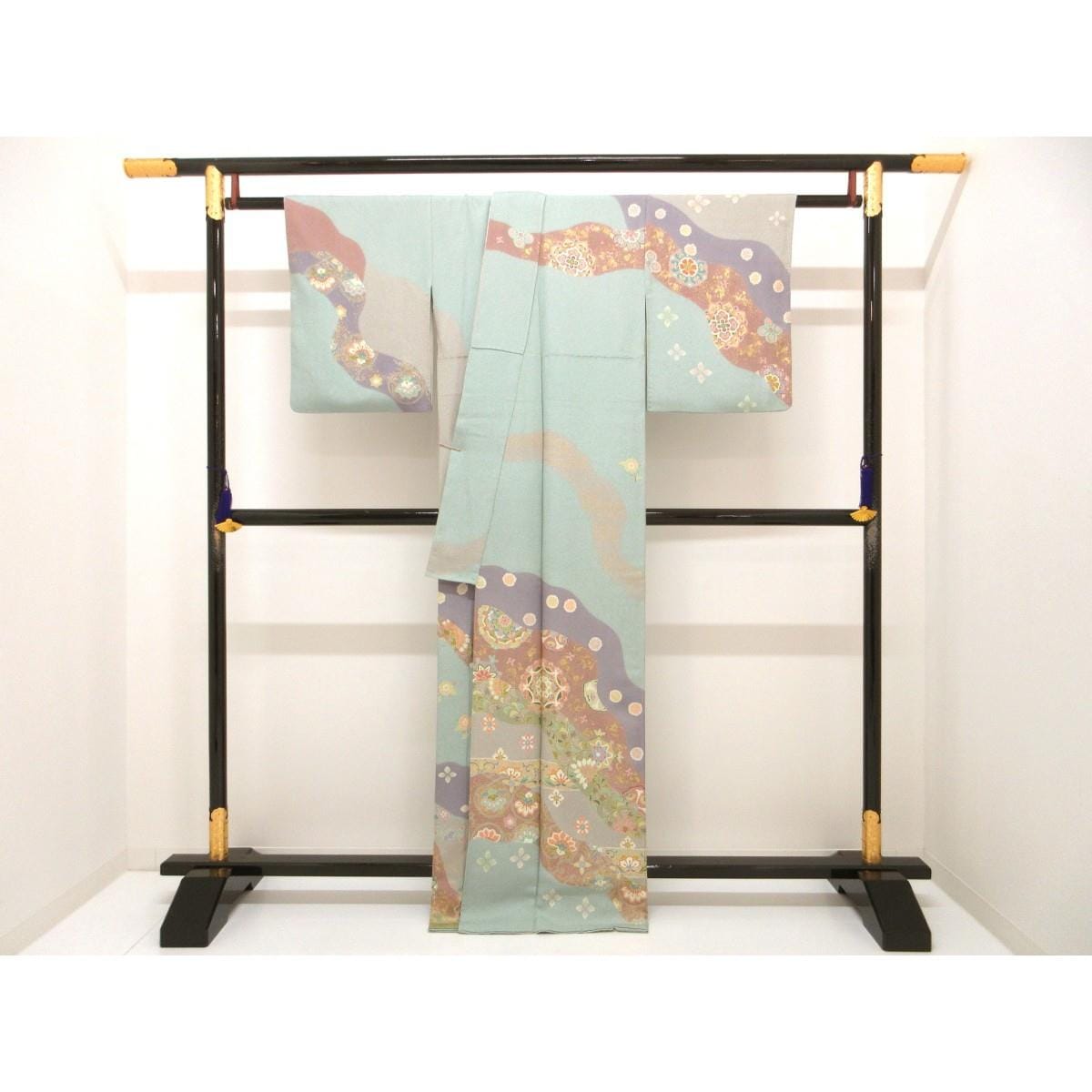 訪問着　友禅金彩加工　刺繍入り　きもの・長襦袢　２点セット