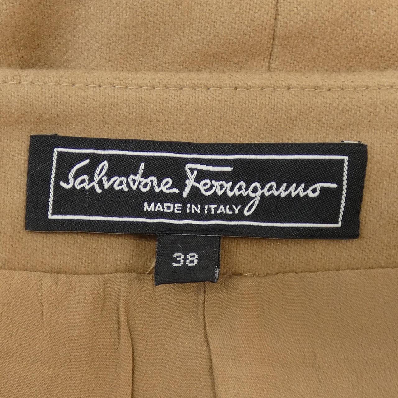 サルヴァトーレフェラガモ SALVATORE FERRAGAMO スカート