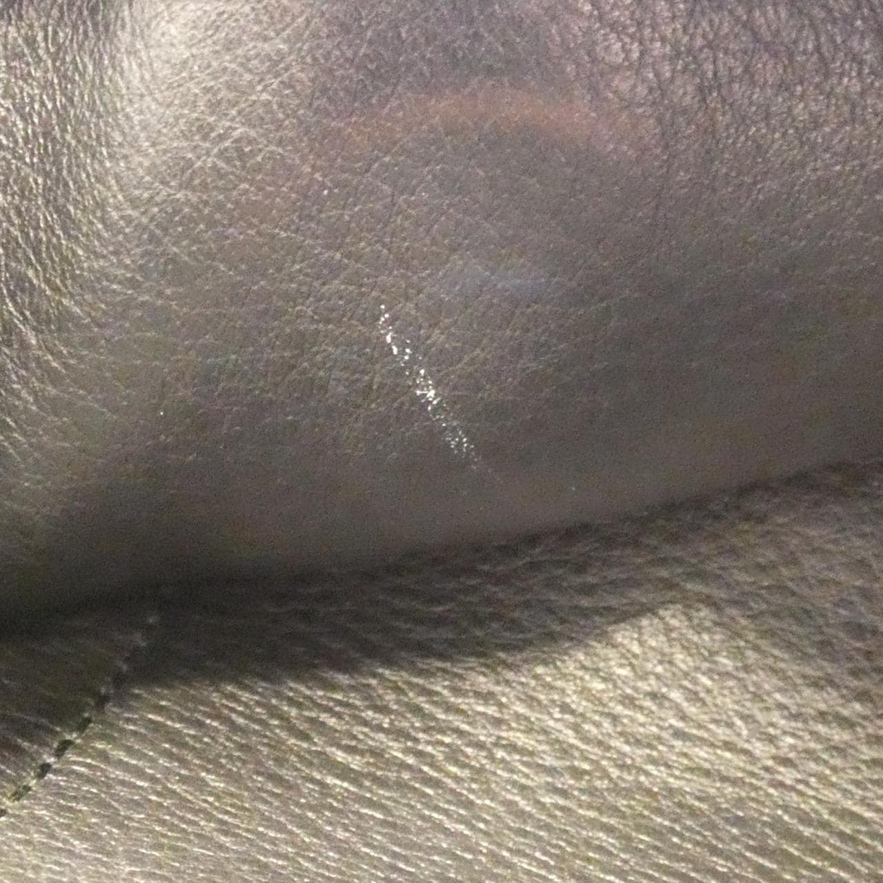 BALENCIAGA日常相机包 489812 D6W2N 单肩包