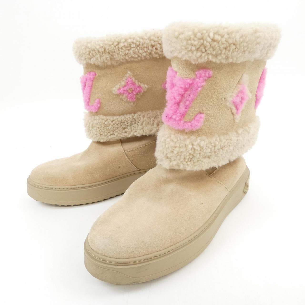 ルイヴィトン LOUIS VUITTON LVイニシャル、モノグラムフラワー スノードロップライン ブーツ