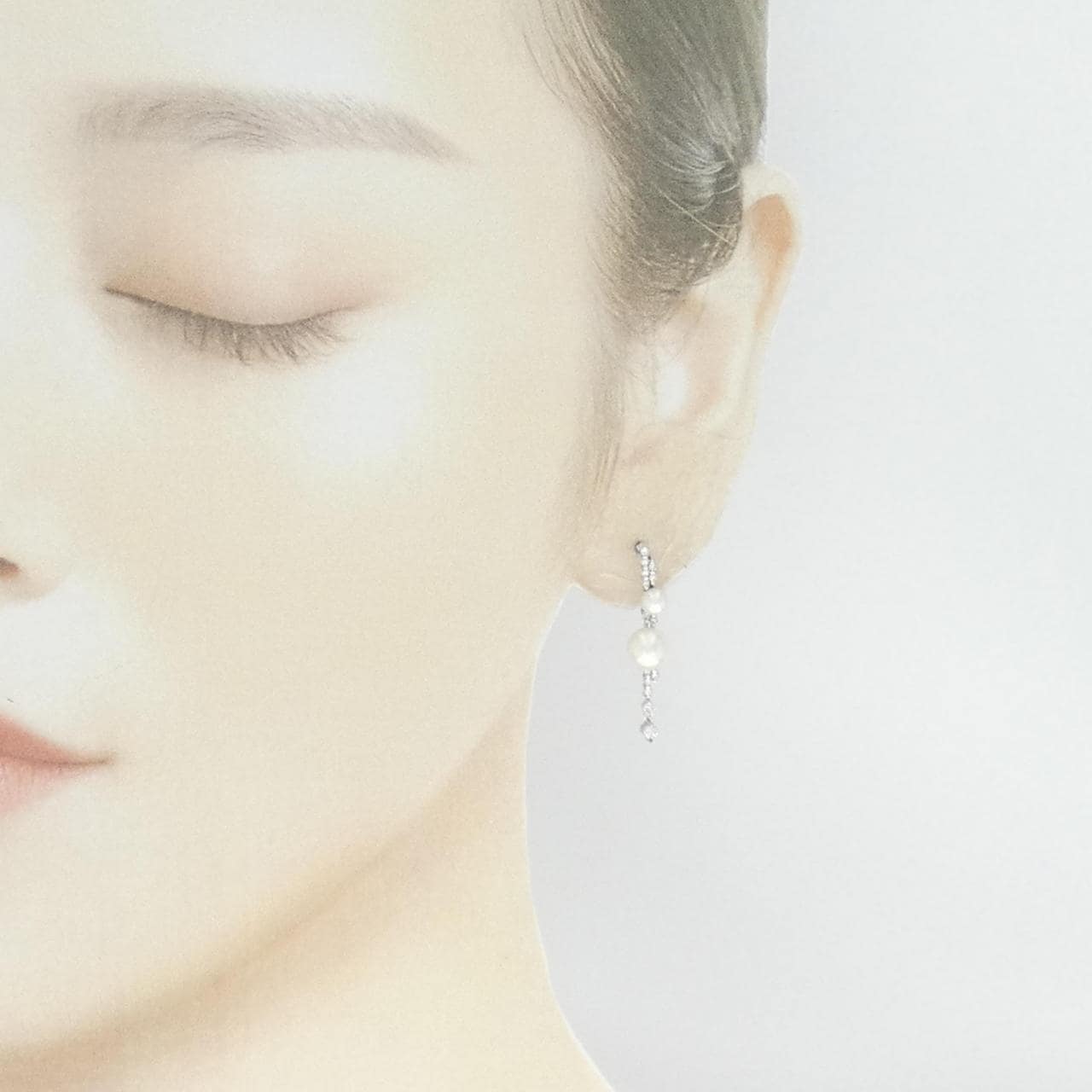 K18WG/K14WG Akoya pearl earrings
