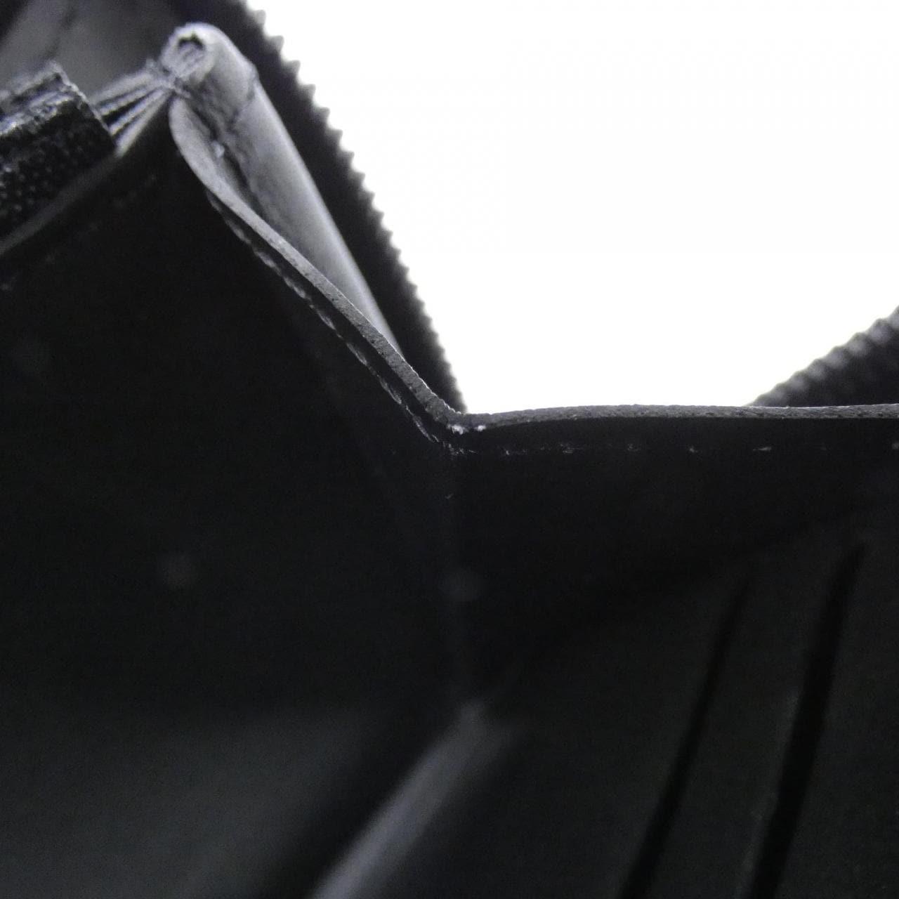 ルイヴィトン モノグラム シャドウ ジッピー ウォレット ホリゾンタル M80333 財布