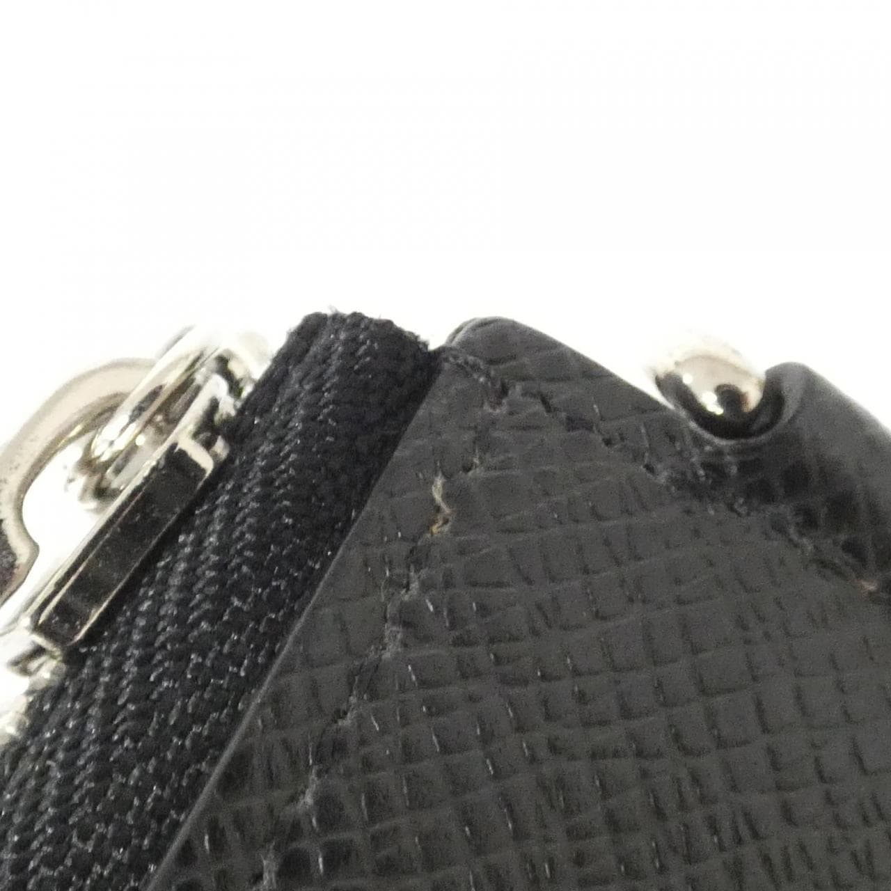 ルイヴィトン タイガ ジッピー ドラゴンヌ M69409 財布