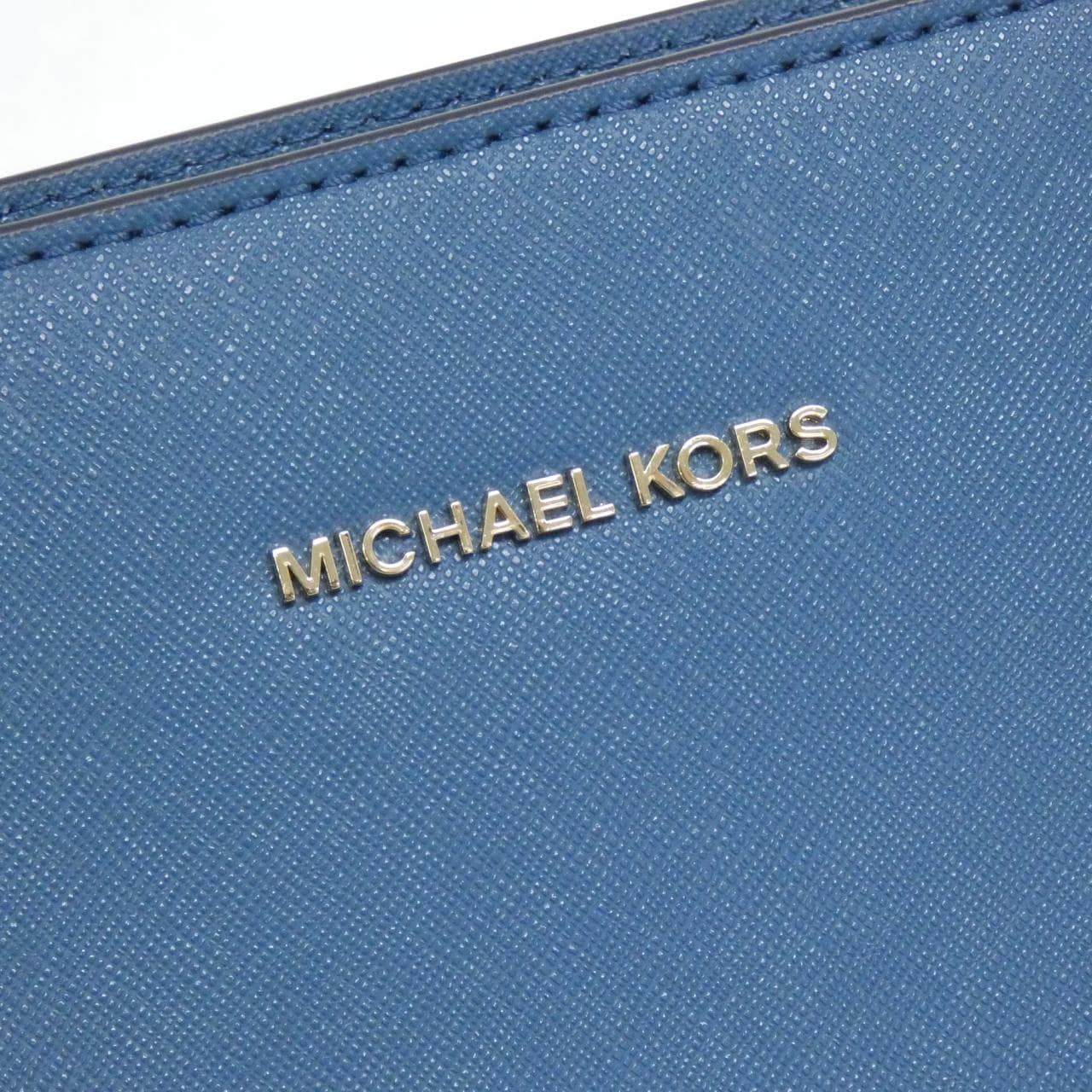 [BRAND NEW] Michael MICHAEL KORS VOYAGER 30H1GV6T4T Bag