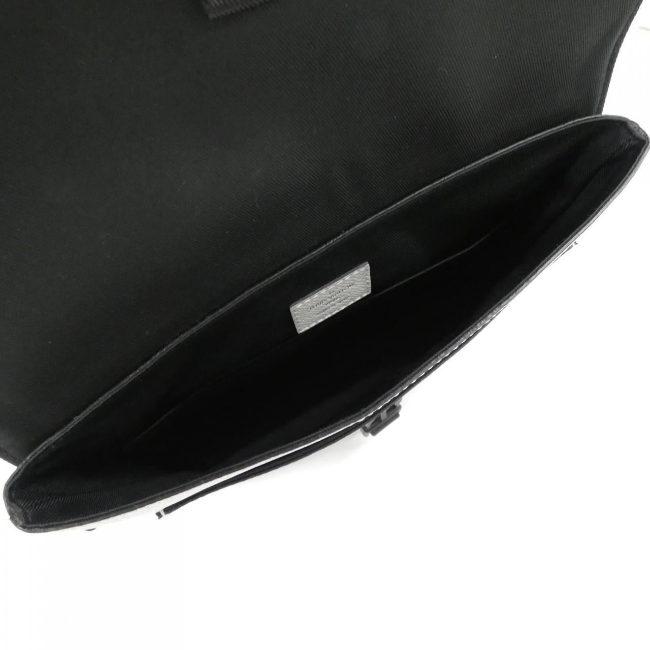 ルイヴィトン タイガ ラマ フラップ メッセンジャー M30411 ショルダーバッグ