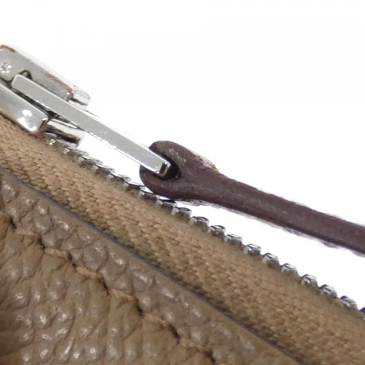 エルメス LUCKY DAISY シルク イン コンパクト 083791CK 財布