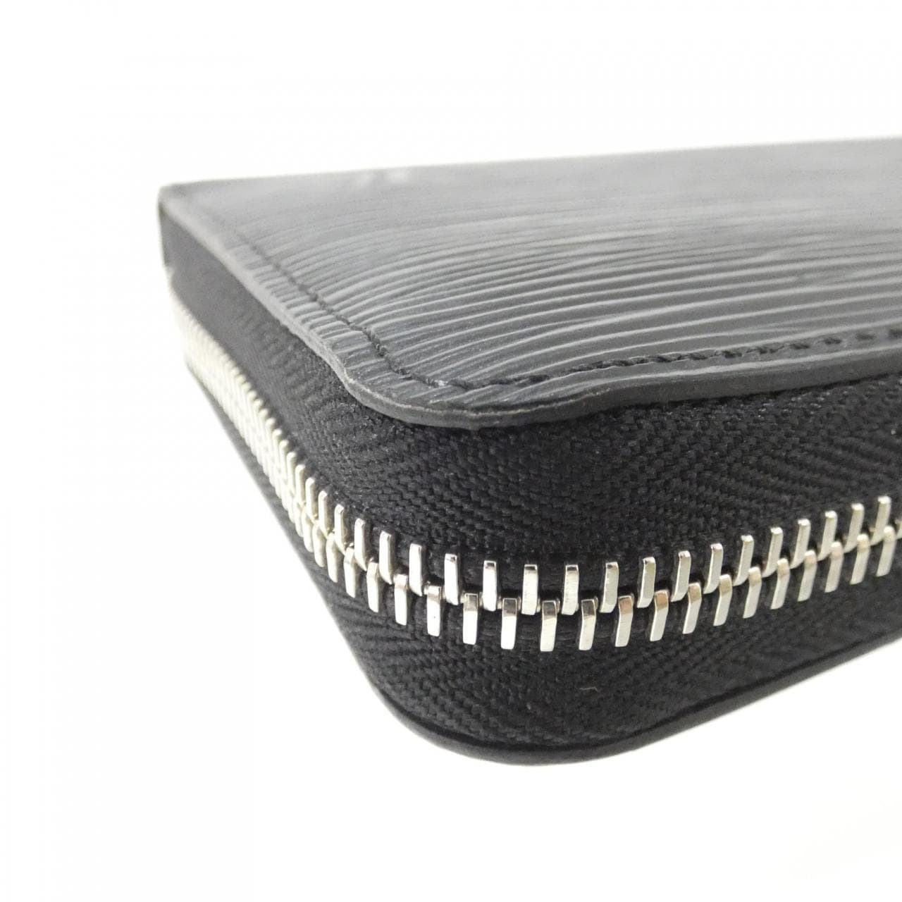 ルイヴィトン エピ ジッピー ウォレット M61857 財布