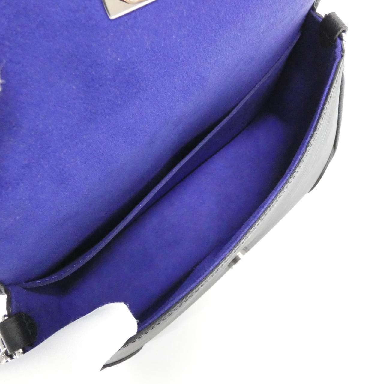 ルイヴィトン エピ ビュシ M59386 ショルダーバッグ