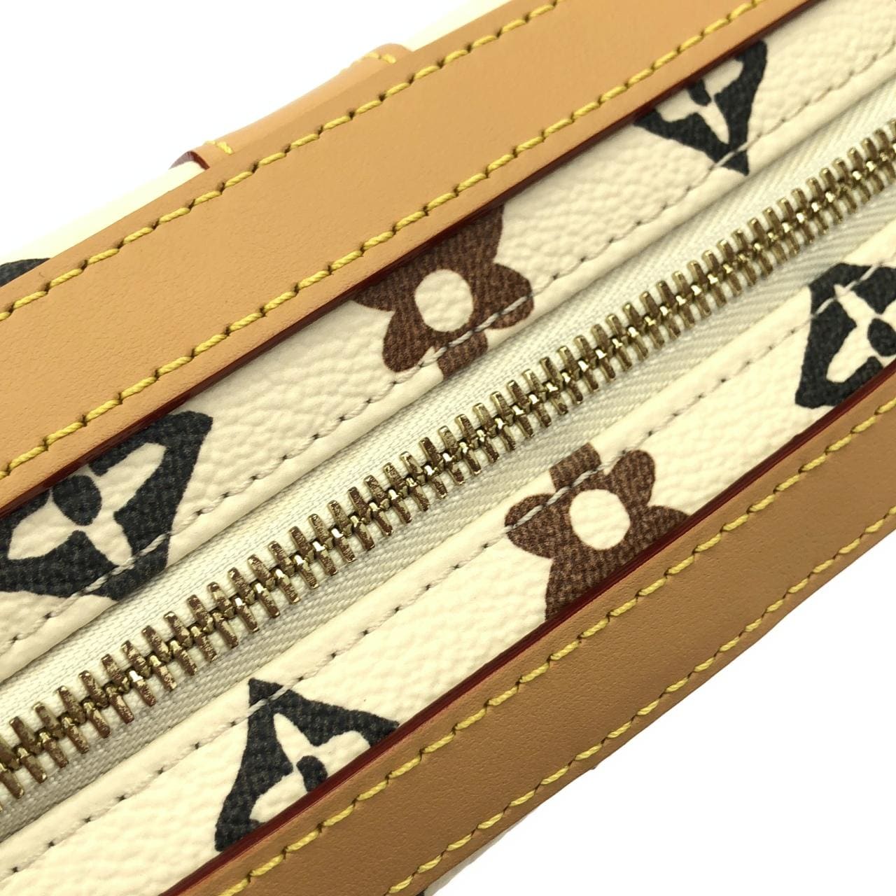 ルイヴィトン モノグラム クラギー エンベロップ メッセンジャー M25408 ショルダーバッグ