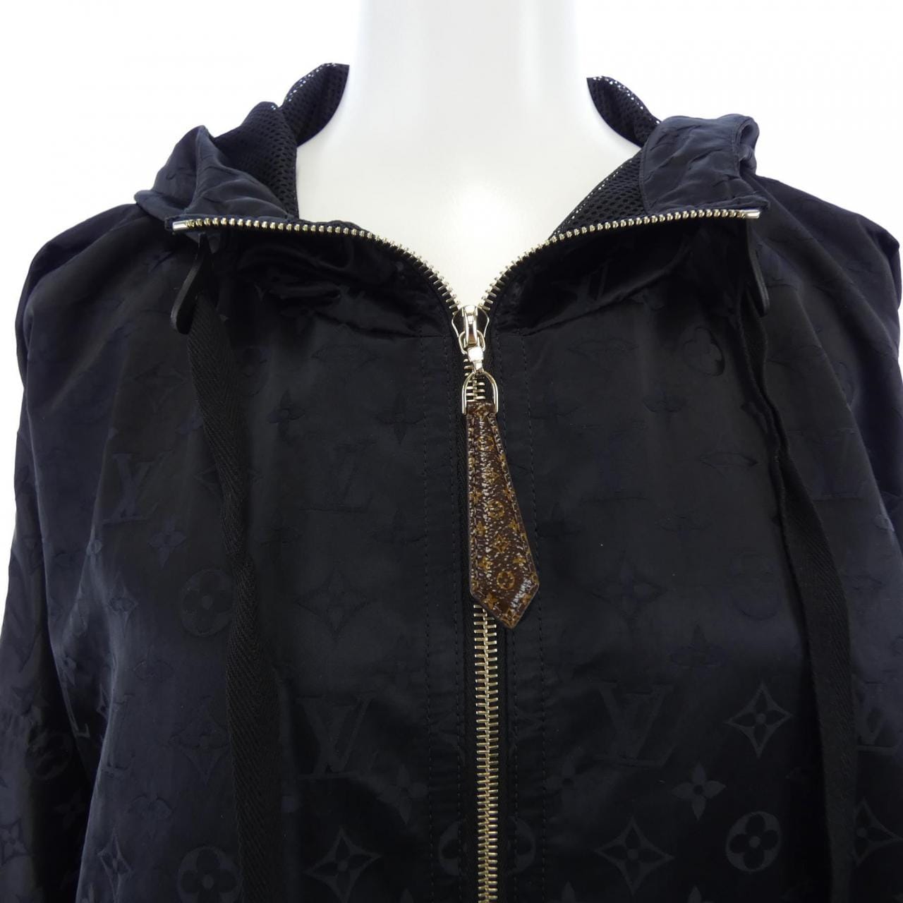 ルイヴィトン LOUIS VUITTON シャイニーモノグラム ショートパーカ FQOW48ZL9 ブルゾン