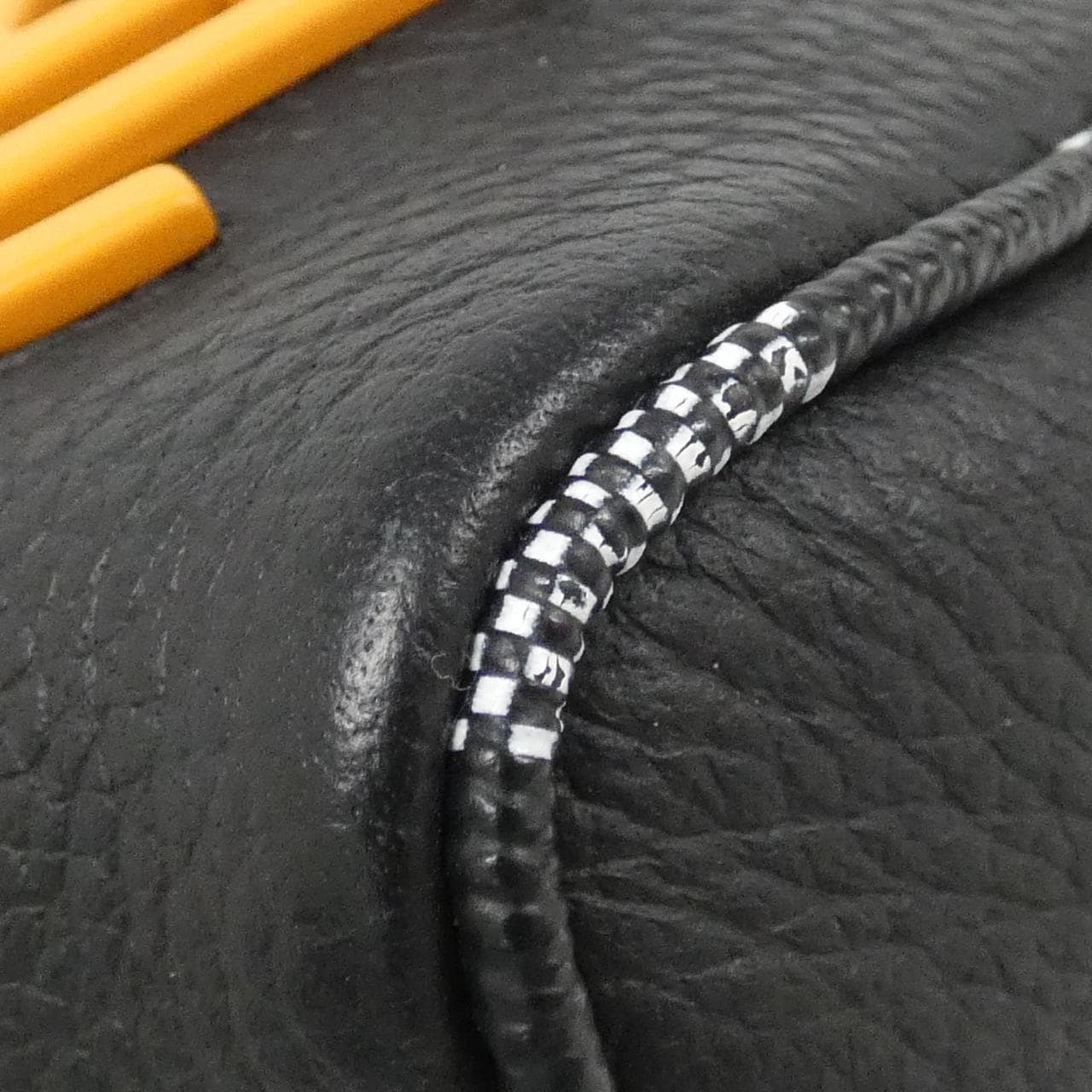 ルイヴィトン ダミエ ディストーテッド シティ キーポル XS M80202 ショルダーバッグ