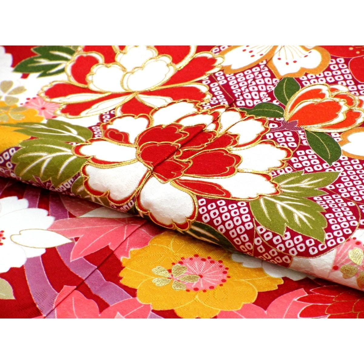 振袖　友禅金彩加工　刺繍入り