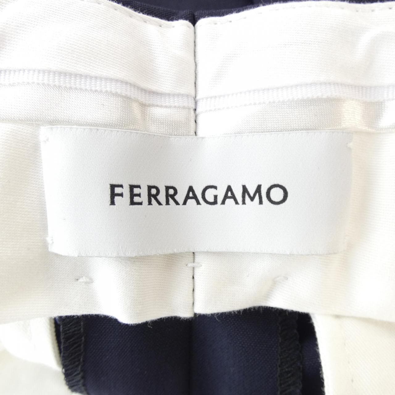 フェラガモ FERRAGAMO パンツ