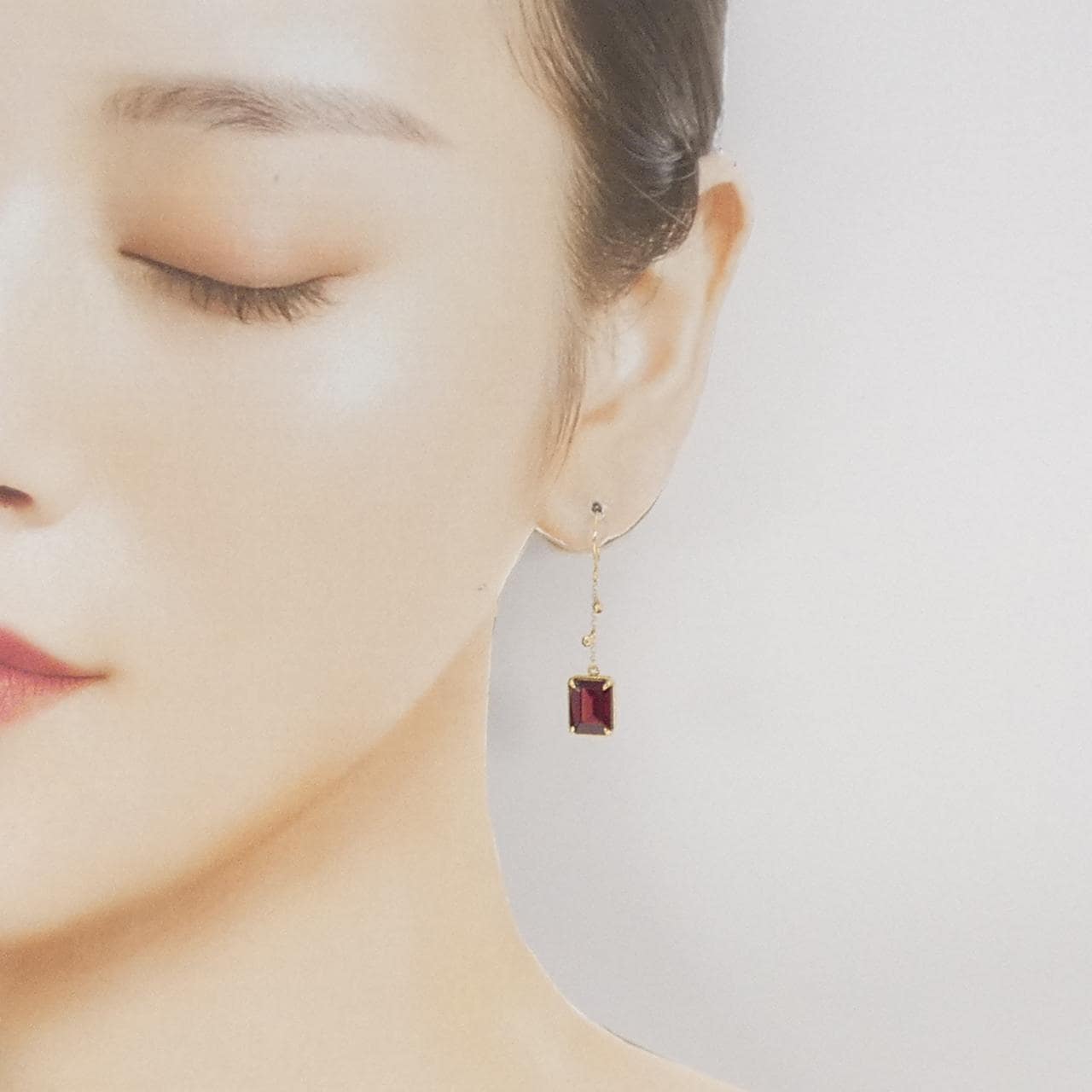 【新品】K18YG ガーネット ピアス