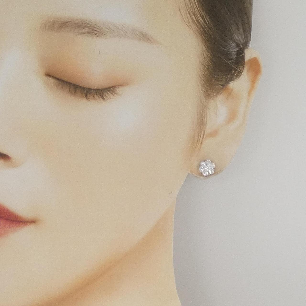 PT900 花形鑽石耳環 1.00 克拉