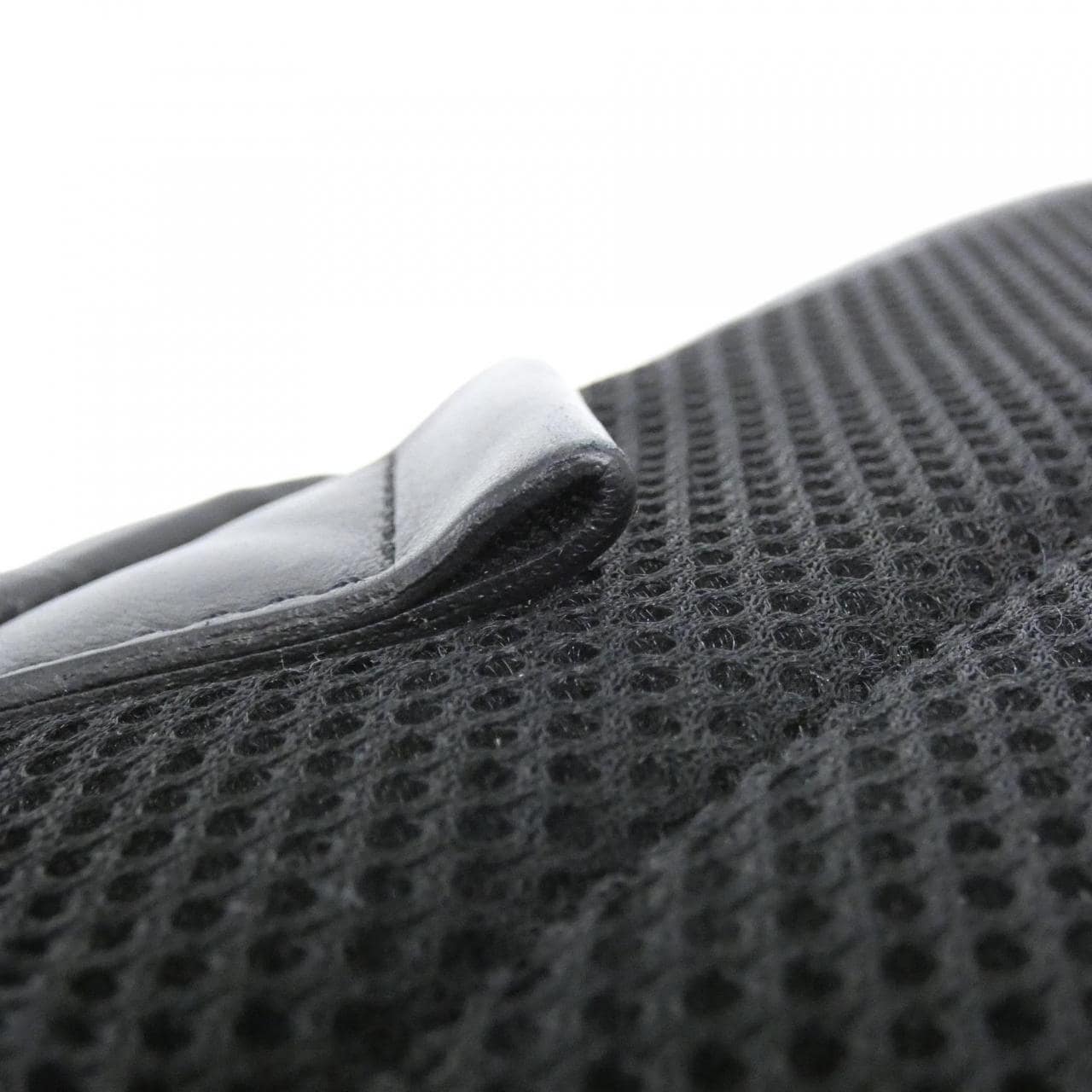 ルイヴィトン モノグラム シャドウ レーサー スリングバッグ M46107 ショルダーバッグ