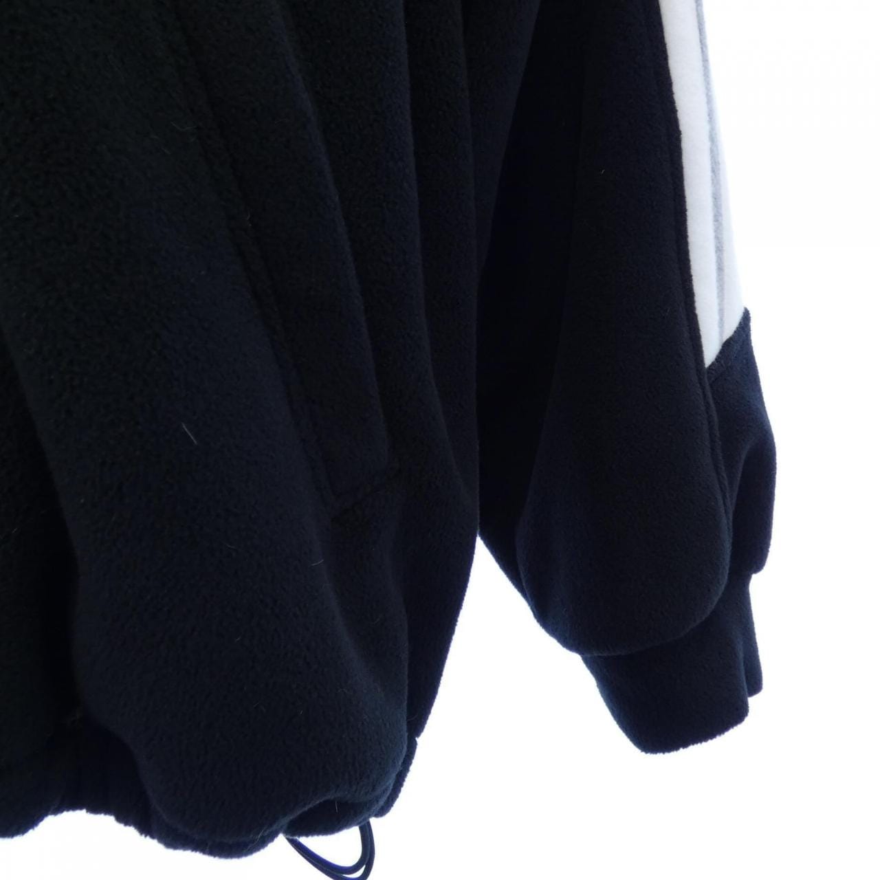 バレンシアガ BALENCIAGA 704063 TMVC7 ブルゾン